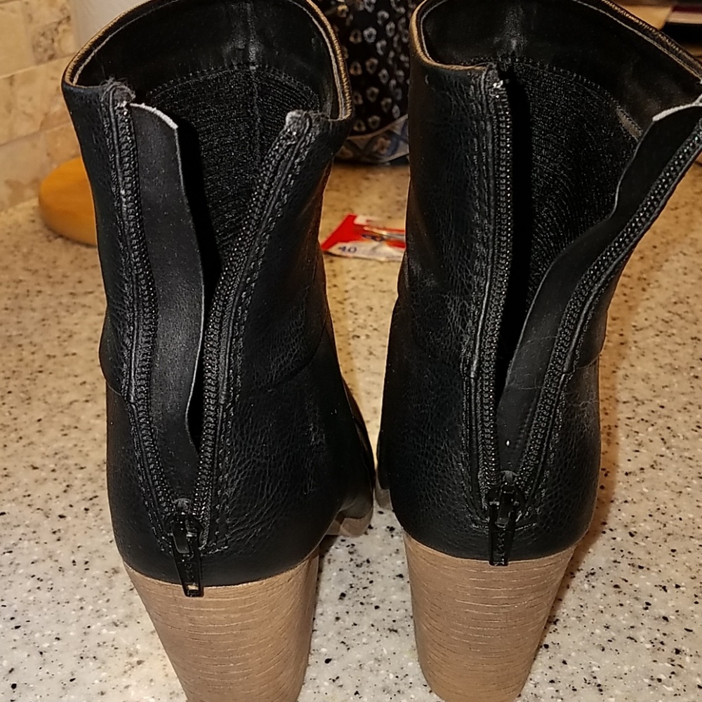 Boots - Picture 2 of 5